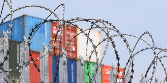 Trump, Çin’e uygulanan tarifeleri arttırmaya isteksiz