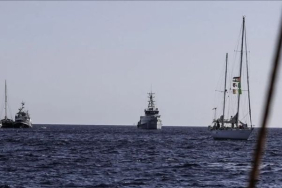 israil-ordusu-marinette-gemisine-canli-yayinda-baskin-duzenledi-1eBTna2k.jpg