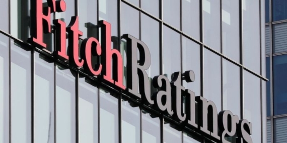 Fitch Raporu: Küresel Arz Fazlası, Jeopolitik Risklerin Önüne Geçiyor